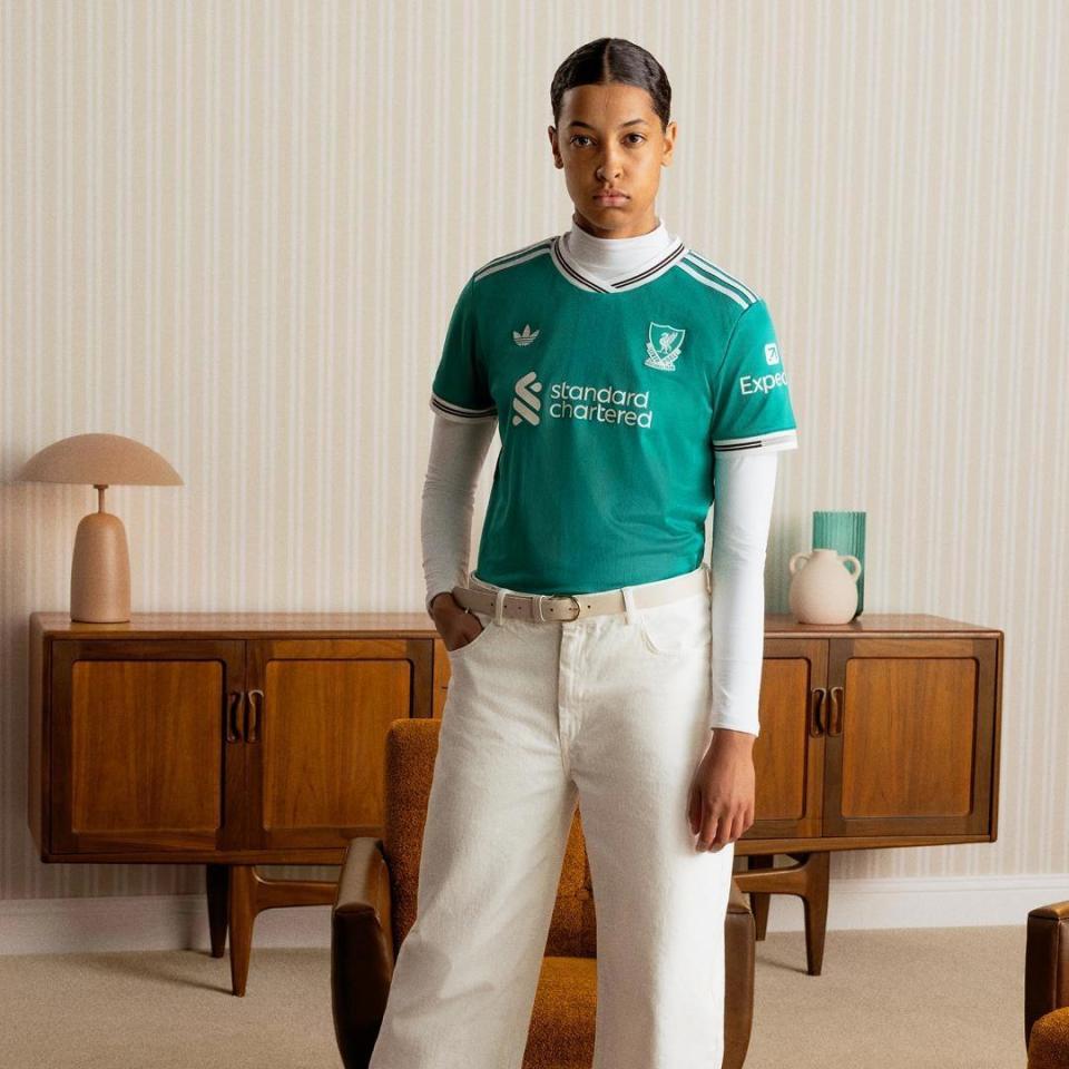 AtSSe, HCN AtSSe, HCN